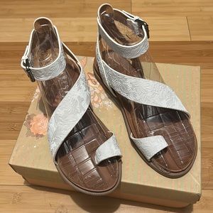 ❤️‍🔥NWB  Very G Sandala